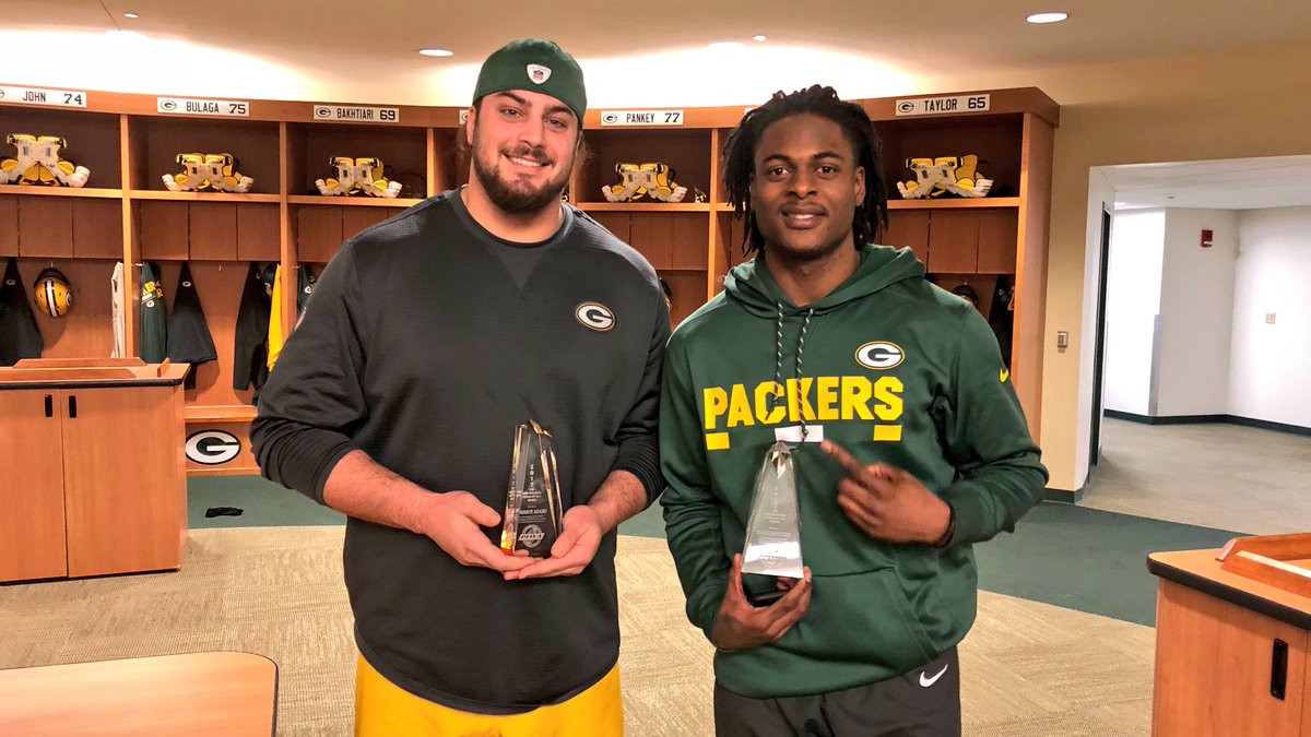 MulhernScholars's tweet photo. Congratulations to @DBak69 and @tae15adams on being honored as the @Packers’ 2017 Tom Mulhern Stand-Up Guy recipients. And thanks to @TJLang70 and @micah_hyde, who won last year. To support the Mulhern Scholarship at @UWMadison:  https://t.co/0NE5KIkRl7 https://t.co/3l5RfGP5pi