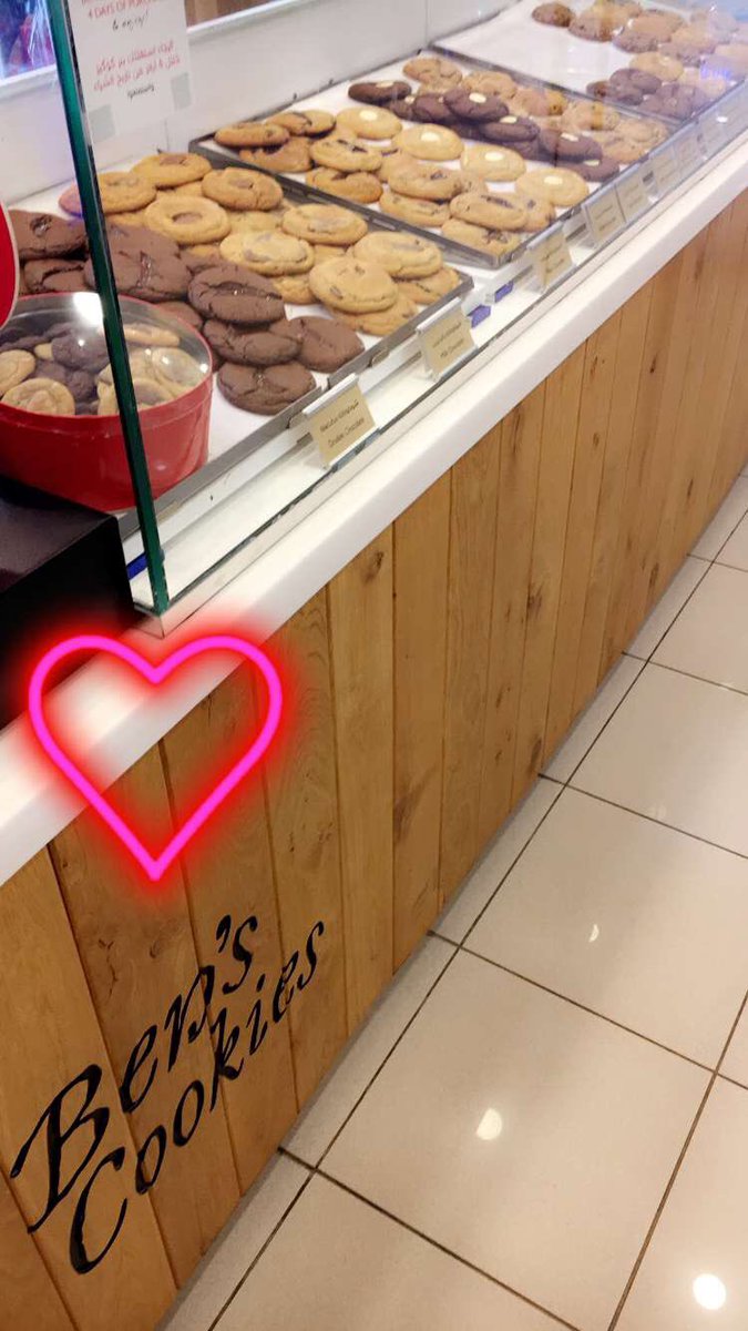 ask_riyadh1's tweet photo. @BensCookies_KSA @riyadh_rest @1399_asa @ms853sm @4o8ii @r_c4u @restaurants5n @resturanista @SMIIA @saudigirlfood1 @yummy_reviews 📌 مطاعم🍴 :
بنز كوكيز @BensCookies_KSA لهم 7 فروع بالرياض مع توفّر خدمة التوصيل - متوفر لديهم خيار صحّي من الكوكيز "جوز الهند وزبيب وشوفان" - مفتوح من 8:30 صباحاً حتى 11:30 مساءً - بنز كوكيز بإدارة شباب سعوديين 🇸🇦 - أنصح به وبتجربته 👌🏼 https://t.co/35QLd4dE95
