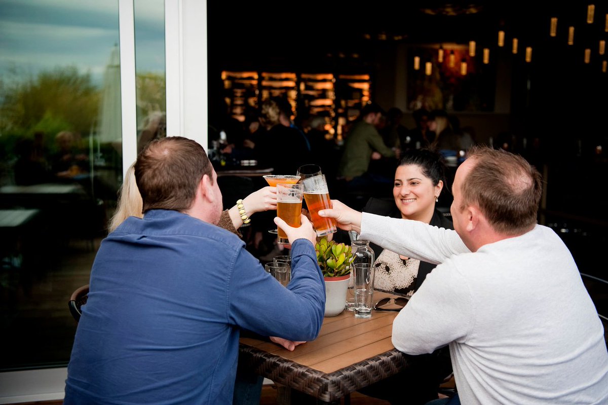 Saying "Cheers" while enjoying a delicious beverage: these are what the happiest moments in life look like. Celebrate them with us!