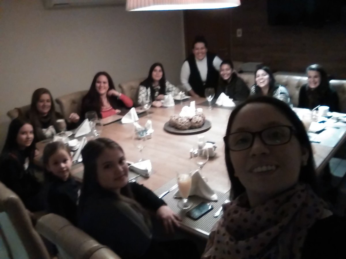 NTParaguay_O's tweet photo. A todo el #NTpy feliz 2018 @AldanaRojas16 @rebe_duarte @AleDeidamia @amaleg @gemi_olys @Naye_Da_Costa @ramoslaurap @ShirleyBritez3 @judithvera2 @claukbral @PamelaNt2 @CrisLorenaAlar4 @aana_03 @IrmaAyala2 #MaMiNt @grisel_chamorro por mas aรฑos juntas gracias @silvnavarro !!! https://t.co/CsUUVtroJZ
