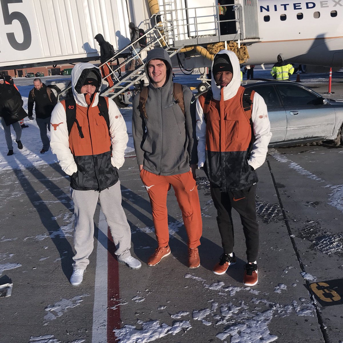 UTBBallWalkOns's tweet photo. Touchdown in Iowa... it’s a little chilly here...(-5° F) #HookEm https://t.co/47iQceitbD