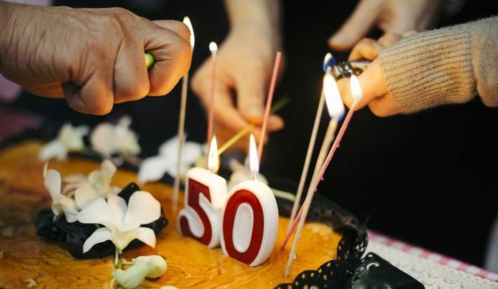 FCTCapital's tweet image. It's never too late to begin saving for retirement. 8 ways to stash funds after you turn 50:   otbd.it/mRLBpLwd