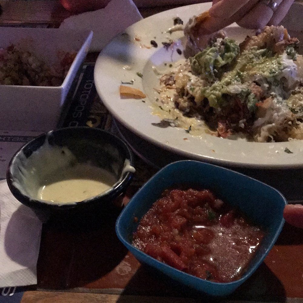 PhysicsPhoenix's tweet photo. Tackling a giant mound of nachos! @carytotopos @getStealz https://t.co/PvfU5zJbUs