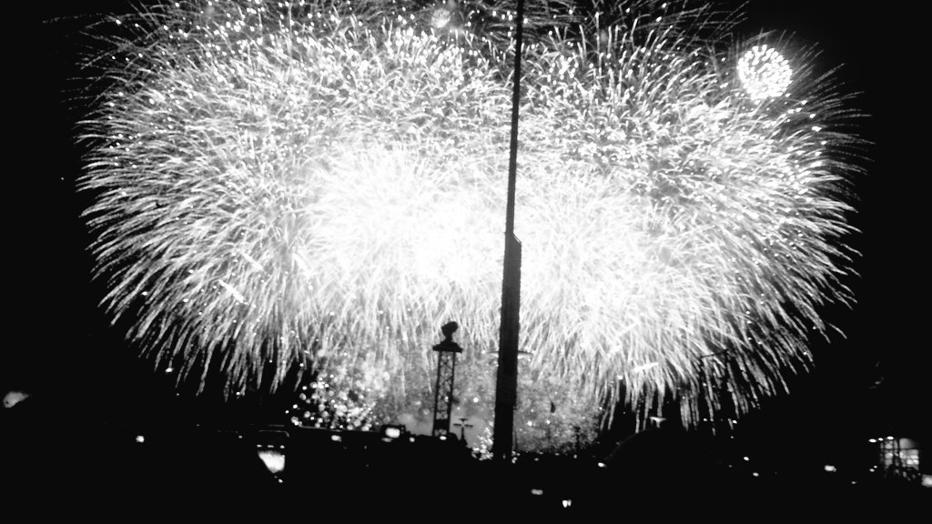 Seven days, seven black and white photos of your life. No faces, no explanation. Challenge someone new everyday. 

Day 6 of 7. I was challenged by <a href="/pantastekmiggy/">T</a>