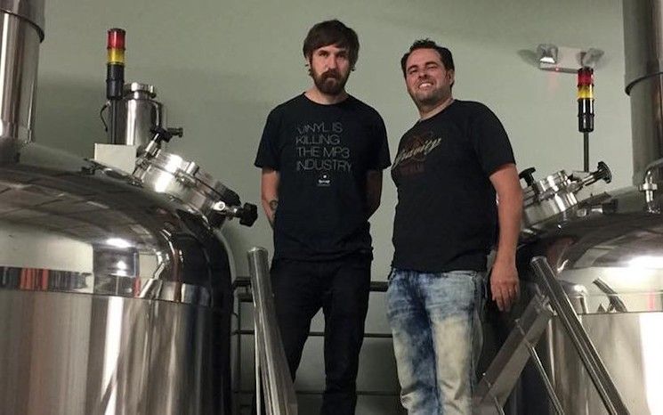 Radiohead Tickets Lead To Big-Time Beer Collaboration buff.ly/2q1lrqJ via <a href="/AmericaCrftBeer/">American Craft Beer</a> <a href="/EvilTwinBrewing/">Evil Twin Brewing</a> <a href="/radiohead/">Radiohead</a> #Collaboration <a href="/GravityBrewlab/">Gravity Brewlab</a>