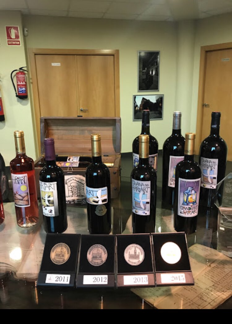 FBCyL brinda con vinos de <a href="/BodegaHiriart/">Bodega Hiriart</a> por los éxitos del baloncesto de Castilla y León en este 2018. ¡Mucha suerte para todos!