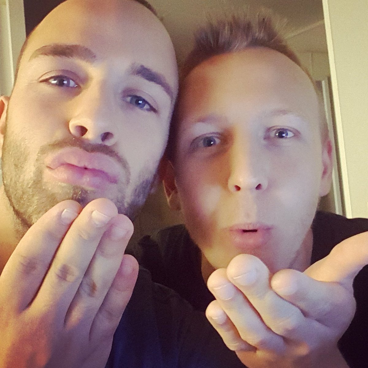 RobinandJesper's tweet photo. We want to thank everyone for a awesome 2017! 

You guys have supported us through everything, we're so much looking forward to 2018. 

We hope you're as excited as we are to reach new goals, meet new people and keep on spreading love &amp; knowledge in 2018. 

- Love Robin &amp; Jesper https://t.co/AeVTKQwpDe