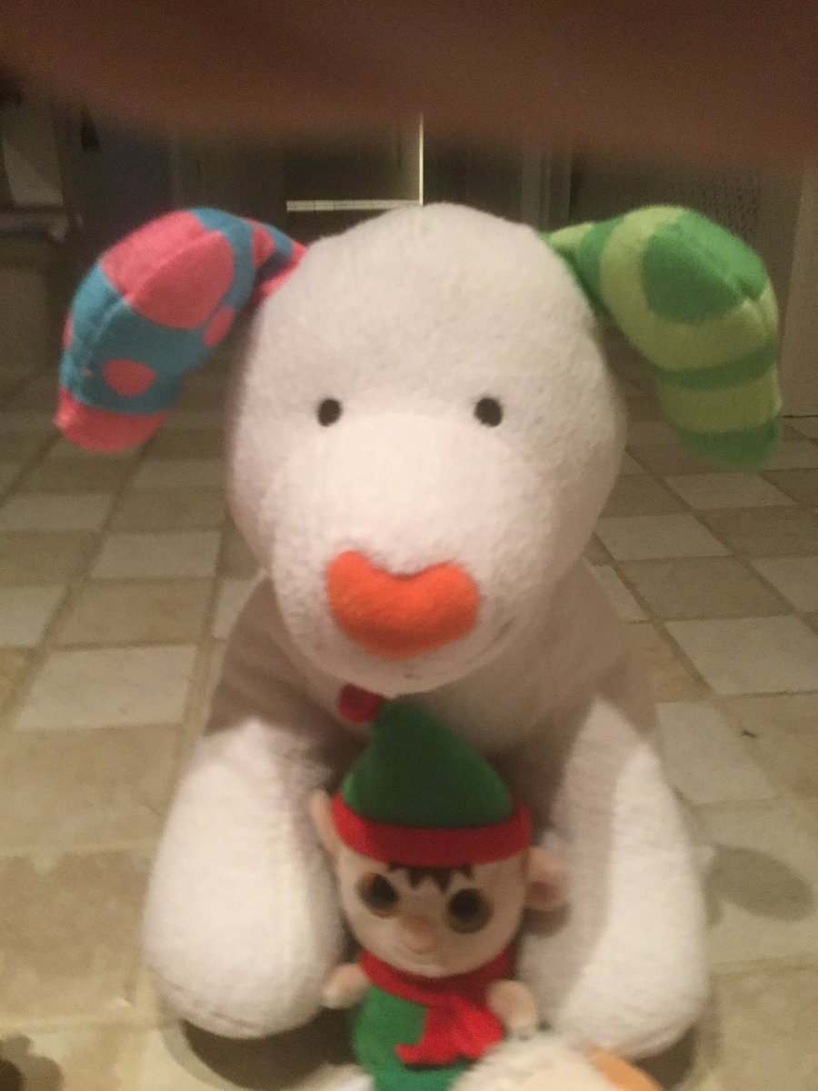 fleelf2's tweet photo. #HappyNewYear. Looking forward to lots more elfie fun in #2018 https://t.co/RTPIVL02Q4