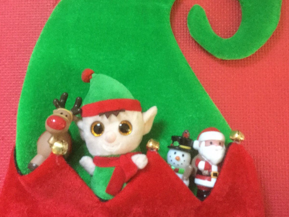 fleelf2's tweet photo. #HappyNewYear. Looking forward to lots more elfie fun in #2018 https://t.co/RTPIVL02Q4