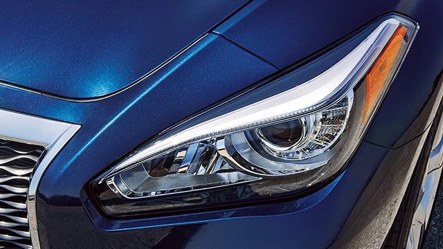 LupientAuto's tweet photo. Illuminate the roads ahead in 2018 with the #Q70's bright LED headlights. #INFINITI https://t.co/Xhj6GTsyEb