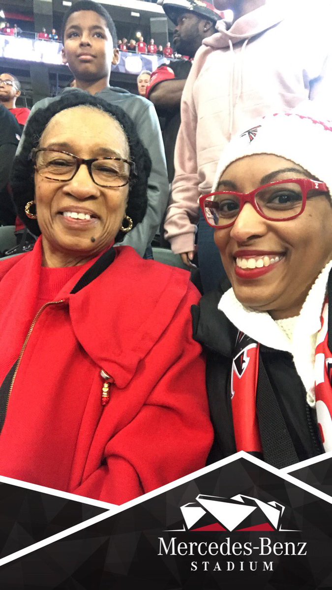 KellyMay1913's tweet photo. #riseup #letsgofalcons https://t.co/xbjZqbyY71