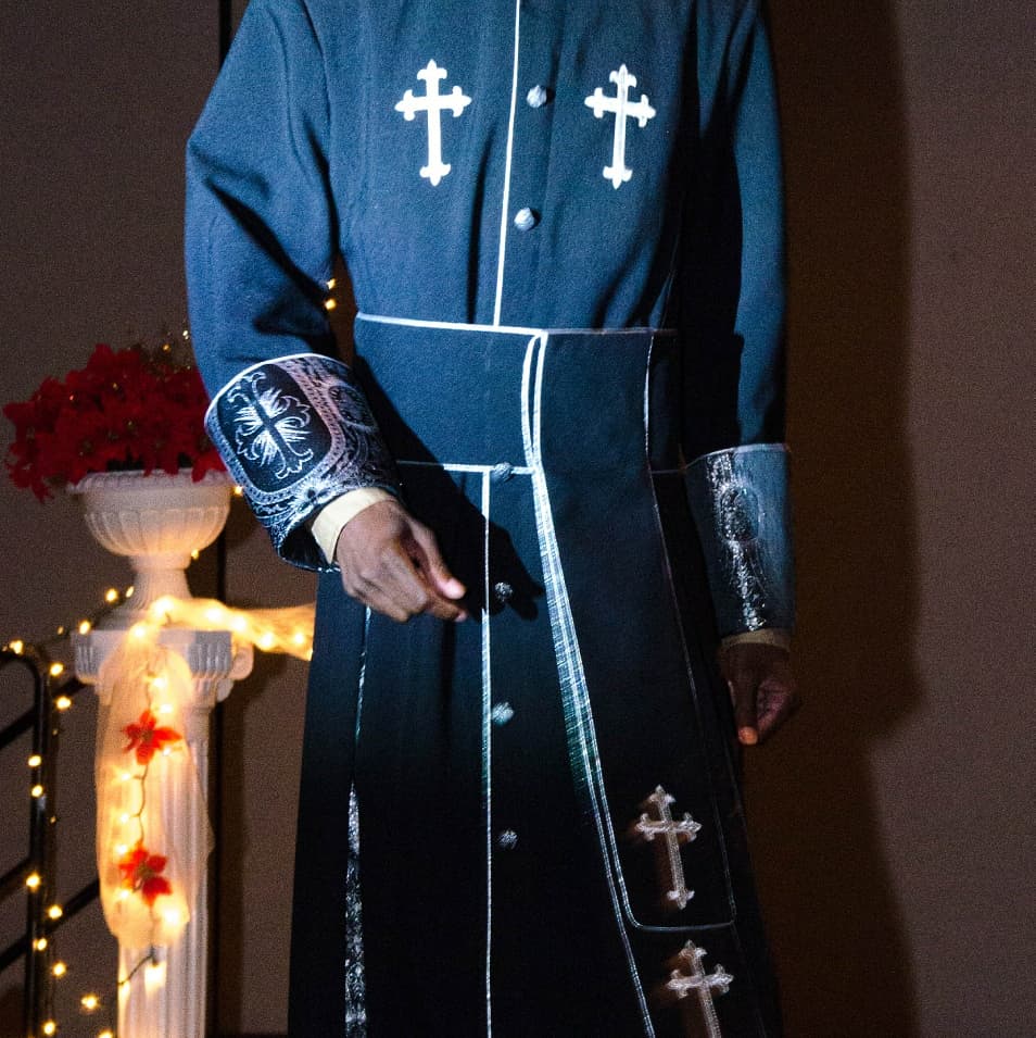 annetaprice's tweet photo. The Man Of God is dressed and ready for his responsibilities in 2018 #clergyrobe #vestments #cassocks https://t.co/krzSLb1asq https://t.co/NLWSLX0emr