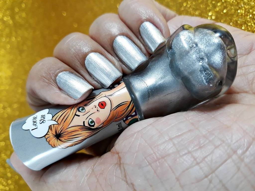 dimenininha's tweet photo. Esmalte Prata cromado da #Lorac
Vidrinho em formato de sapatinho.
Este é o "Cintilante 45". Tem detalhes sobre ele lá no Blog!
.
.
.
.
.
.
.
.
.
.
#coisasdemenininha #unhasdamyl #blogbaiano #ablogsml #unhaasdeehoje #esmaltedavirada #vem2018 https://t.co/X8tMSuZGoB https://t.co/zHl67dy2cN