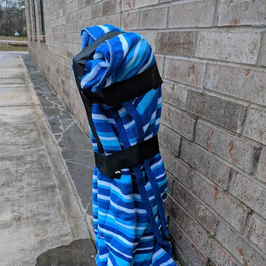 ThatMMurphy's tweet image. Just another use for #gaffers tape! Prepped for the freeze tonight! 😁 ift.tt/2DGB0Gr