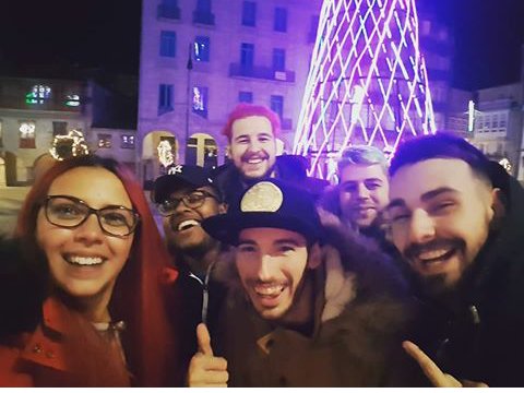 KheCojones's tweet photo. 2018 ya sabe quienes están al mando y creerme 2018 nunca estuvo mas contento de que la #EliteTeam sea el encargado de que 2018 se rompa, este es el año de los #MAKIMANIACOS #DIABLITOS #FREDIERS #NIGGAS y de la #EliteTeam se os quiere wapos <3 @patty_dragona @Makiman131 😊🙌💙🎉 https://t.co/ScIfryYN7P