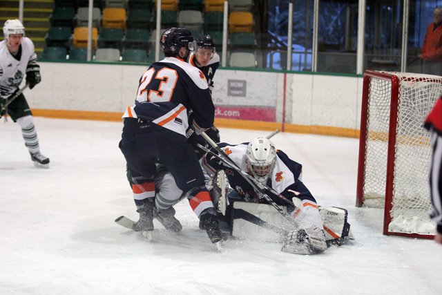 TheNelsonDaily's tweet photo. #KIJHL #NelsonLeafs edge #BVHawks @thenelsondaily https://t.co/npN57GeCmV #JoshWilliams #JackKarran #EthanLand https://t.co/LgLkXgp50x