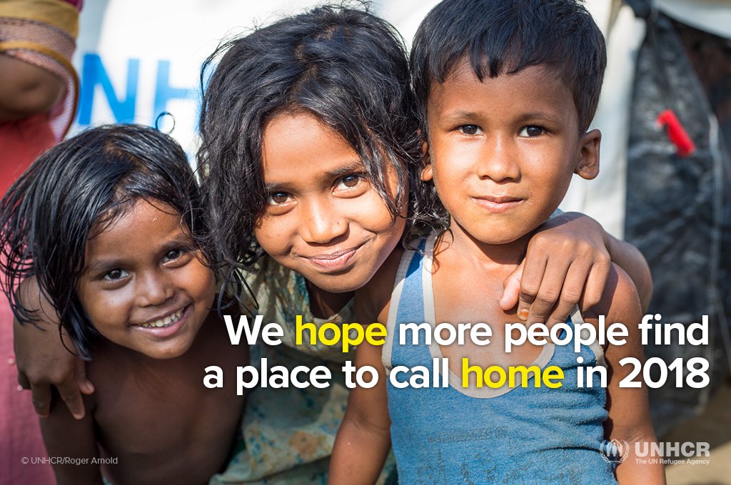 Refugees's tweet photo. We wish you all a brighter and better 2018. https://t.co/OoFK98bVSW