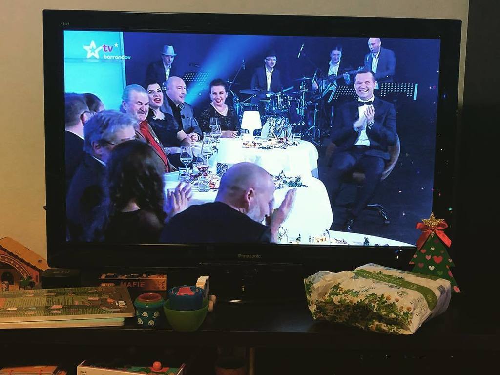 stefantitka's tweet photo. PF 2018. At mate v pristim roce tolik zabavy jako ja ted...a nebo klidne i vic. https://t.co/IVtf2bBjaB https://t.co/d4jvP4aFO0