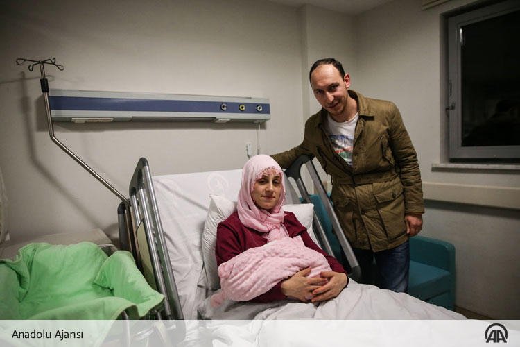 Yeni yılın ilk bebekleri dünyaya geldi aane.ws/58n