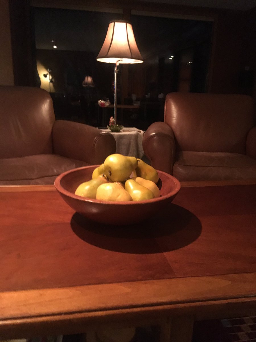 kwmurphy's tweet image. Because nothing says &quot;New Year&apos;s Eve&quot; like a bowl of fake pears. 

NOTHING.