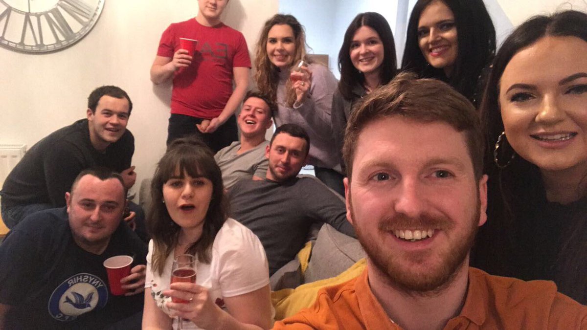dilwynjohn1927's tweet photo. @ladbible #WhenYouSee #HappyNewYear https://t.co/9ODpPUBLIm