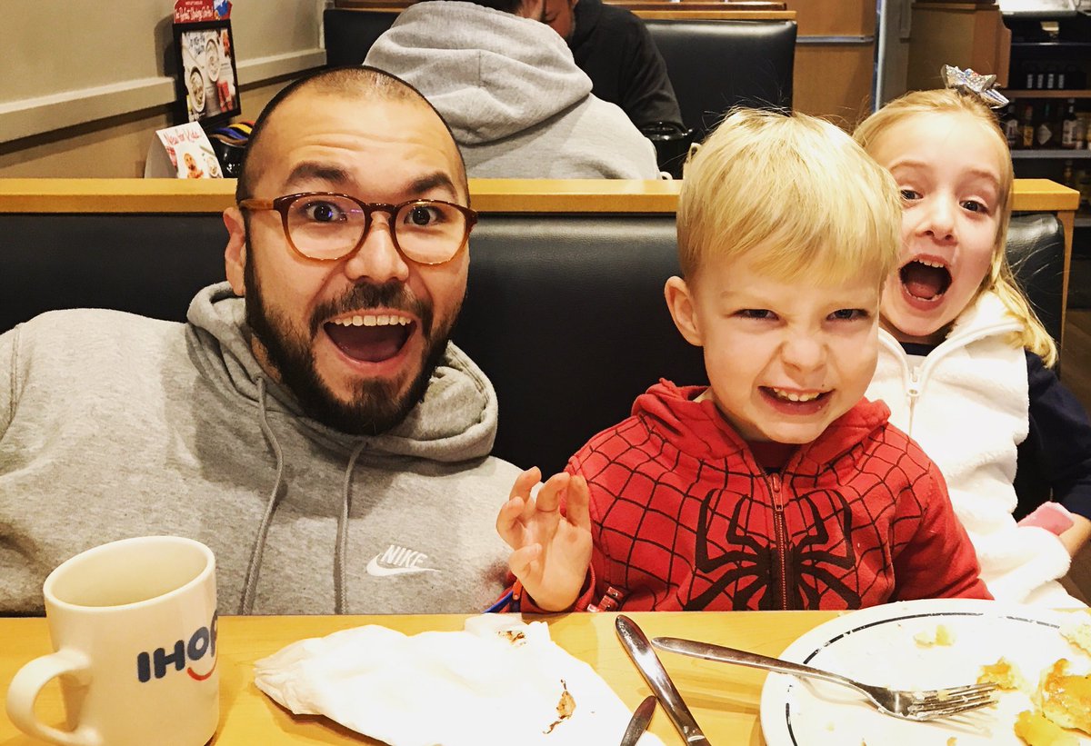 MrSteveMusic's tweet photo. Got to hang with Duke and @Lightning100 Early Bird Celebrity #TheMomo this morning! What an end to a great year. https://t.co/rF7k6HWGjC