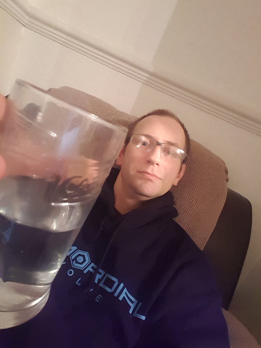GeniusGeek1's tweet photo. Happy New year #prfam #prny https://t.co/C8VUpcQXwH