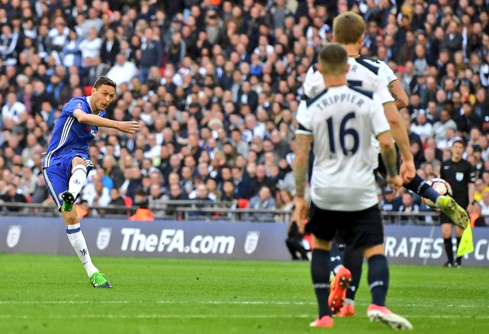 CarefreeTom_182's tweet photo. @ChelseaFC I have a few as it's difficult to choose! We have to start with that dramatic winner to seal the title away to West Brom ⚽️🏆Then JT's emotional goodbye speech 😭🐐 Matic's 🚀 vs Sp*rs at Wembley and Michy sinking Atletico at the death at the Wanda Metropolitano! 🦇 #CFC2017 https://t.co/KKIlyVbd3F