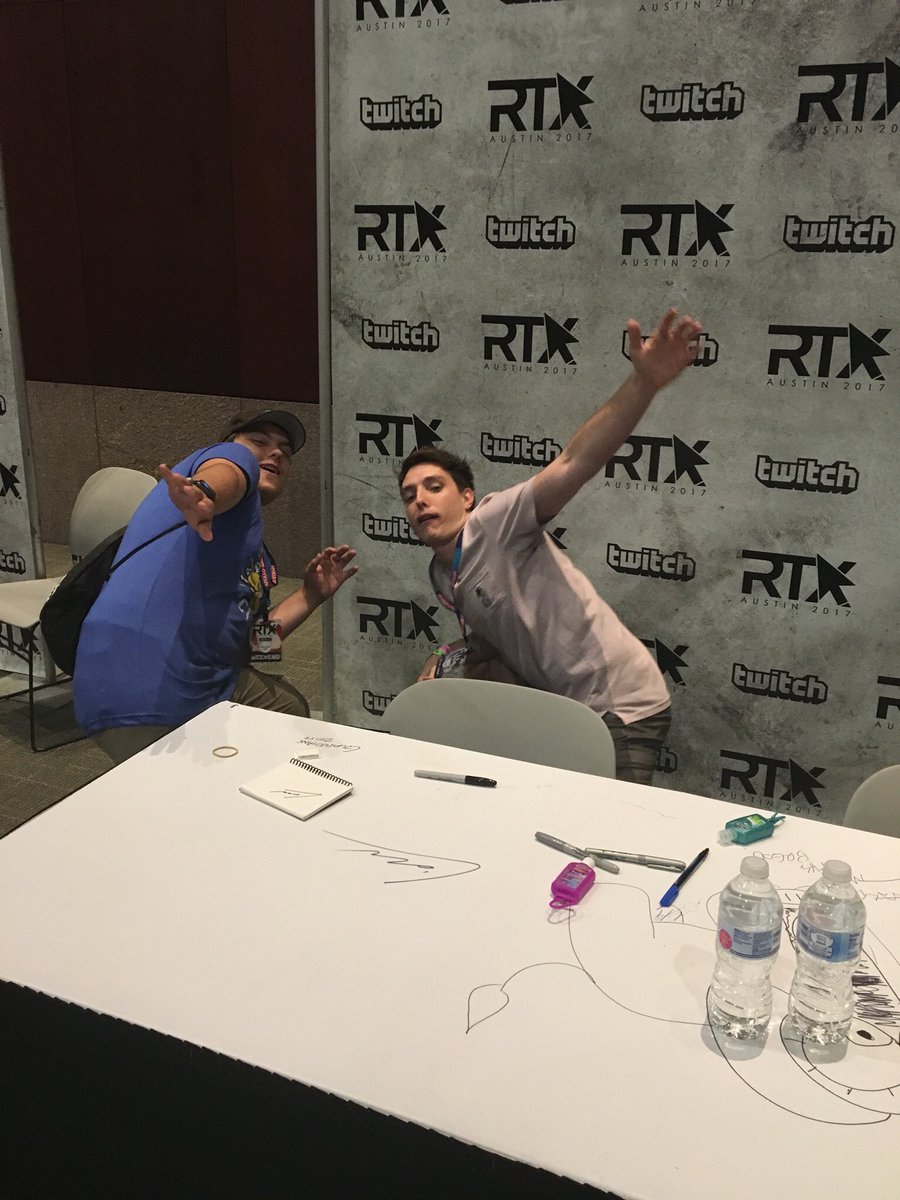 evandoesakron's tweet photo. Best part of 2017 was me going to RTX for the first time! And on my birthday no less! @RoosterTeeth #RT2017 https://t.co/3iN44PzCRQ