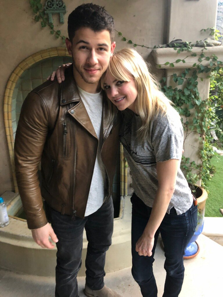 Happy 2018! This week on #unqualified, <a href="/AnnaKFaris/">Myjnia samochodowa</a> and <a href="/SimSarna/">Sim Sarna</a> get into it with @NickJonas on fame, bathroom etiquette, and what he looks for in a relationship. Check it out, link in bio!