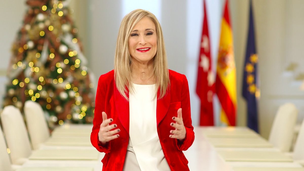vipckyArg's tweet photo. 📺@ccifuentes, discurso #FindeAno2017: "Busquemos todo aquello que nos une por encima de lo que nos separa. Para conseguir, entre todos, un Madrid mejor". @cifupresidenta @ppmadrid https://t.co/WwaIjJHfvV