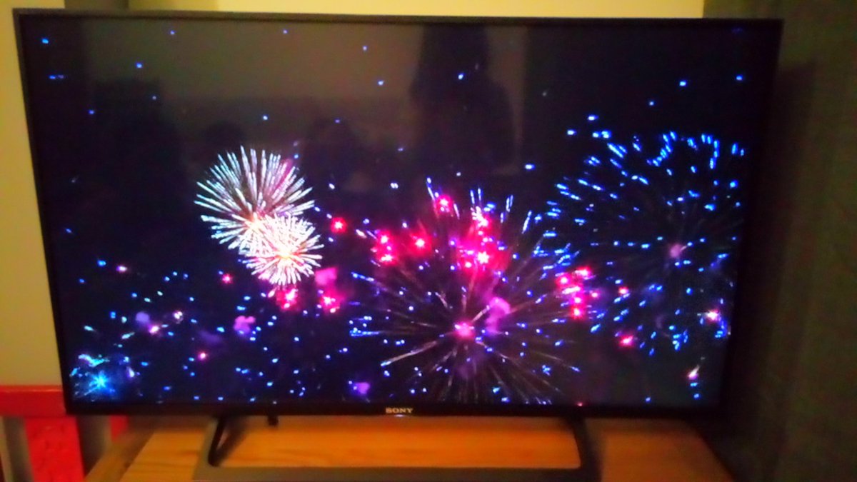 FullMoonAL's tweet image. Happy new year everyone! Wishing the best for 2018! 😉😄😆