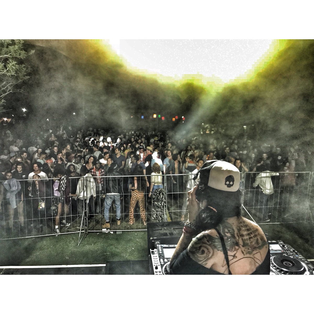 .<a href="/cathgrenfell/">Dance Floor Shaker</a> bringing the New Year in on Main Stream stage <a href="/SmokingDragonNY/">SmokingDragonFest</a> #smokingdragon #smokingdragonfestival #smokingdragon2017 #livemusic #livemusicphoto