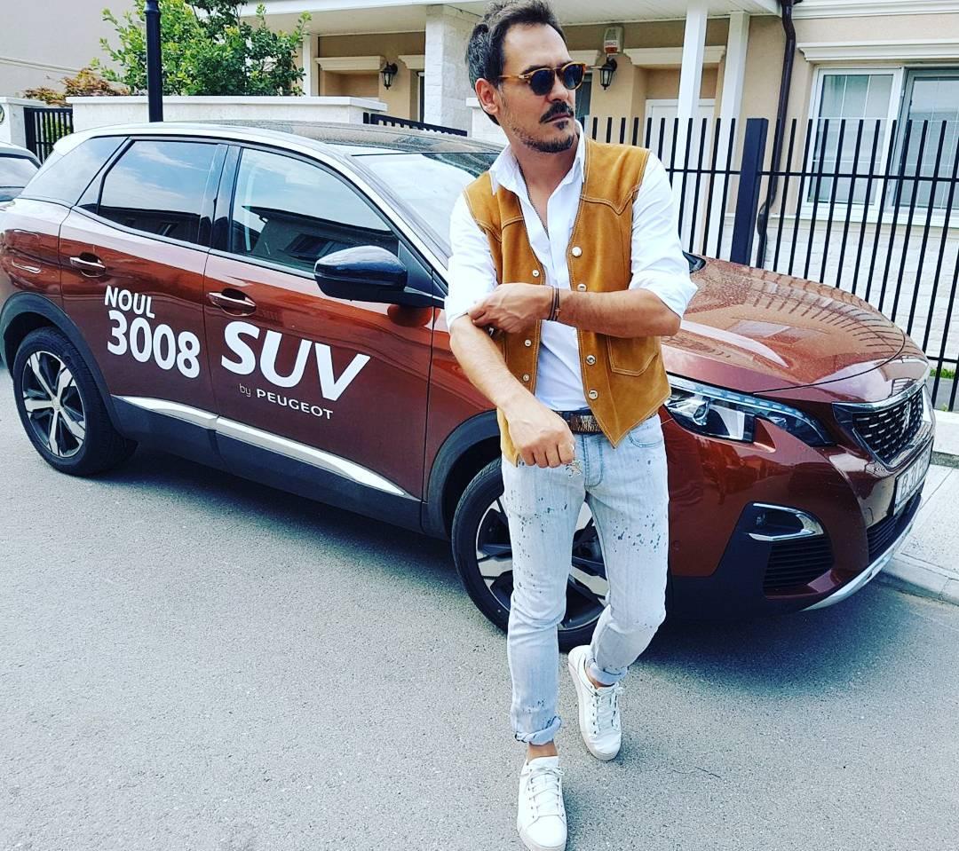 Razvan_Simionn's tweet photo. 3000 de km si un zambet
#MasinaAnului2017 
#SUVPeugeot3008
@rodicaionescu https://t.co/AQkW3p4WWm