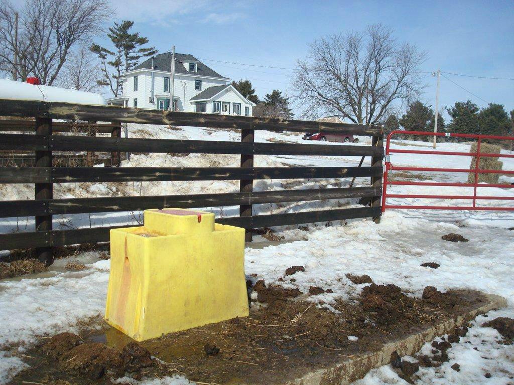 CurtKajer's tweet photo. @NeIowaFarmer @MarketToMarket @PearsonCattle @BerdoMike Had mine since "08" Same story. But hey, they are built here in Iowa, and are CYCLONE colors! Doesn't get any better!?!?! @RitchieWaters #model300 https://t.co/3PKGZeUAYr