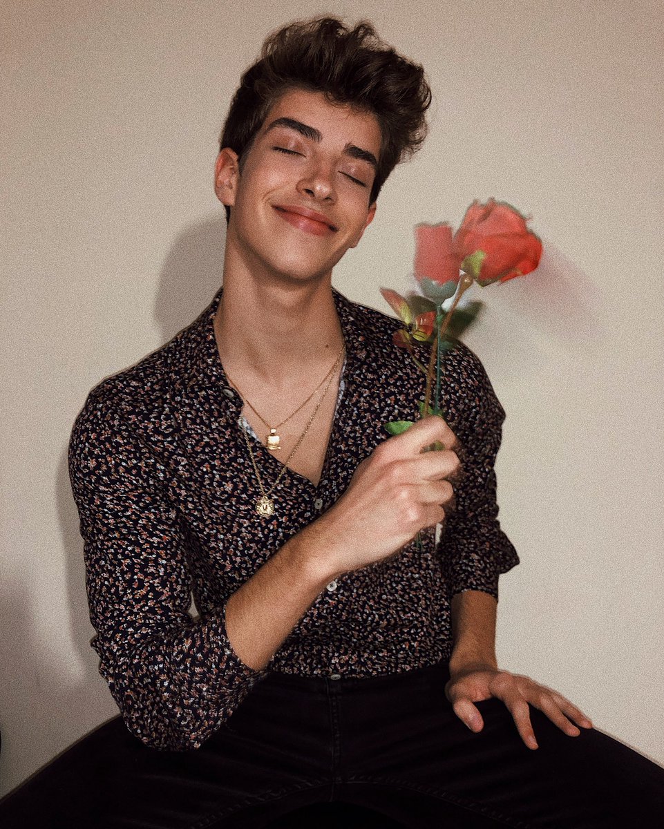 manuriosfdez's tweet image. welcome 2018. 🌹