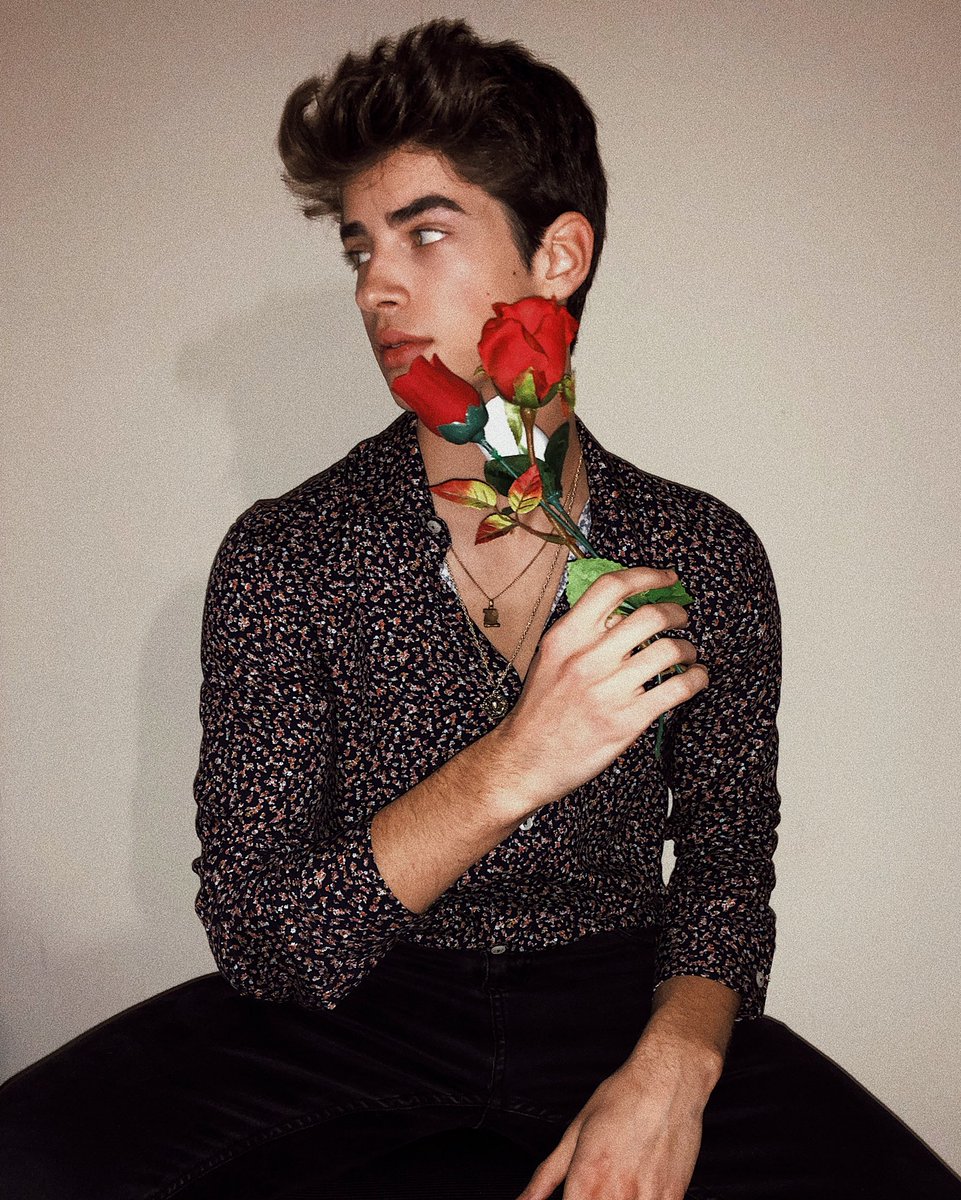 manuriosfdez's tweet image. welcome 2018. 🌹