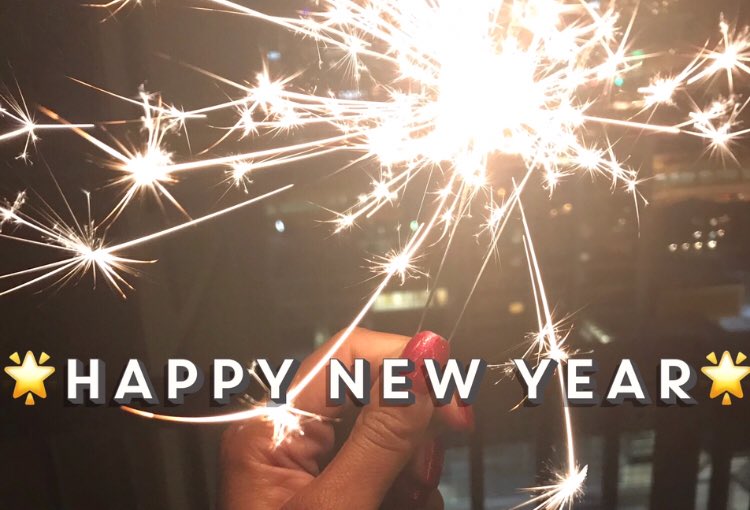 AyrinBell's tweet photo. It might be freezing but we are still having fun. Have a safe and happy new year!! 🌟🍾🎉#HappyNewYear2018 https://t.co/fFnnRvs10z