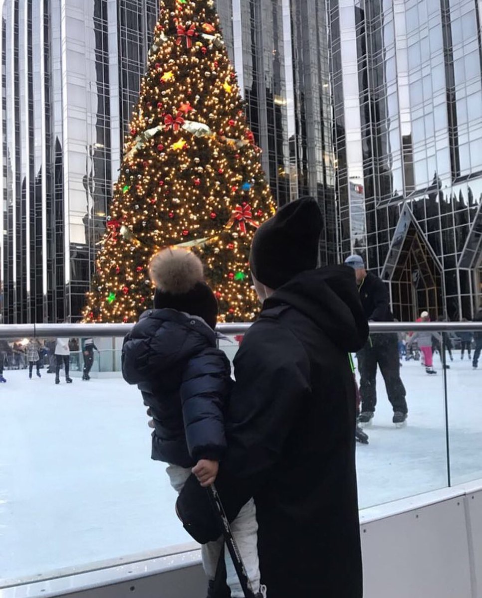 emalkin71geno's tweet photo. Happy 2018 🎉💥 https://t.co/nKpQFsSYtH