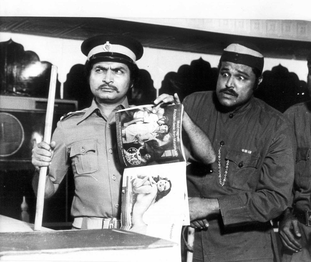 Bollywoodirect's tweet photo. Happy Birthday, #Asrani. What are your favorite films of him? Follow us. @SrBachchan @aapkadharam @chintskap @Mrityunjoykjha @NavedJafri_BOO @Niilesha @starneelima @Tweet2Prashant @UtpalBorpujari @SJFansAssnCal https://t.co/QPgevJDoaY