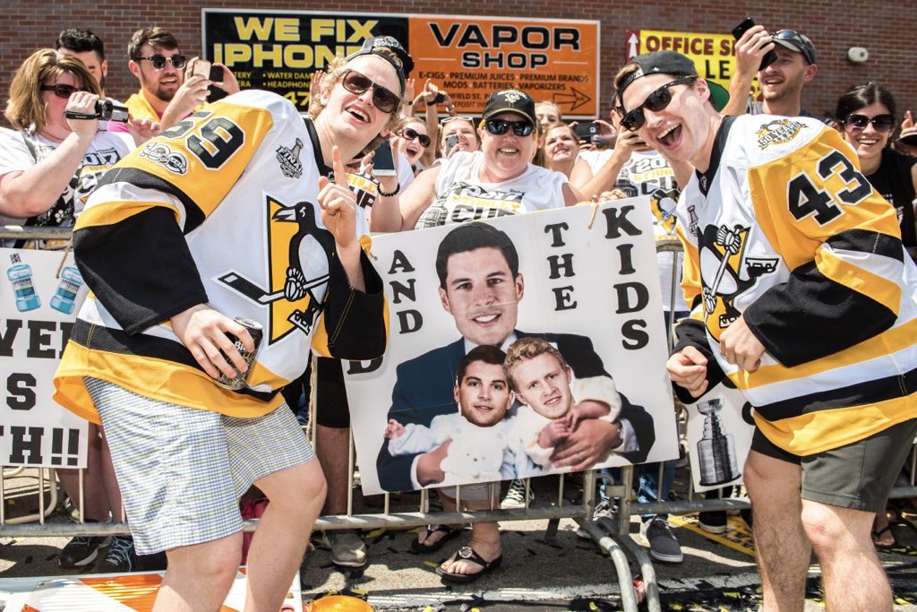 TraceyKolo's tweet photo. @PensJG Me and the “kids” at the parade. https://t.co/BfIcRSWyAH