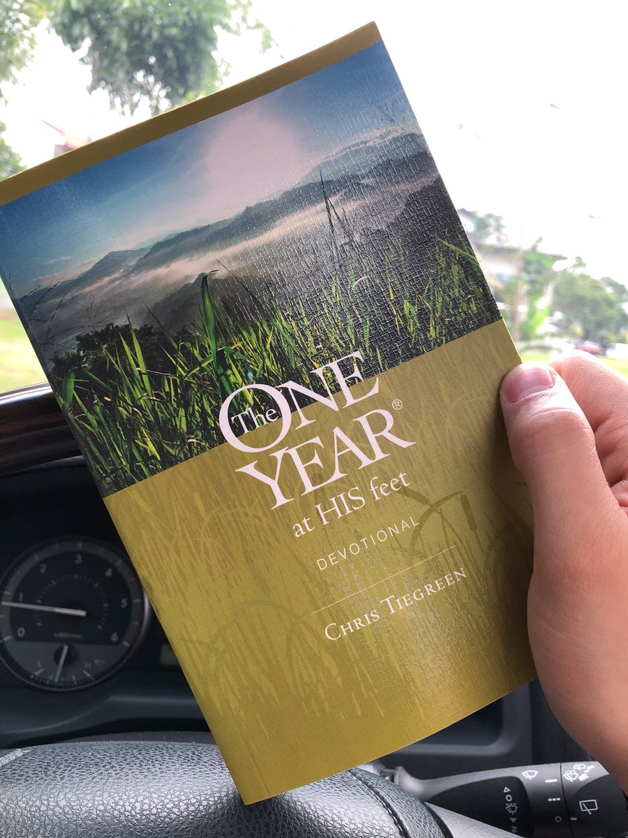 aldenrichards02's tweet photo. A new beginning...please read the bible everyday. #2018 https://t.co/ovUVIhrJI8
