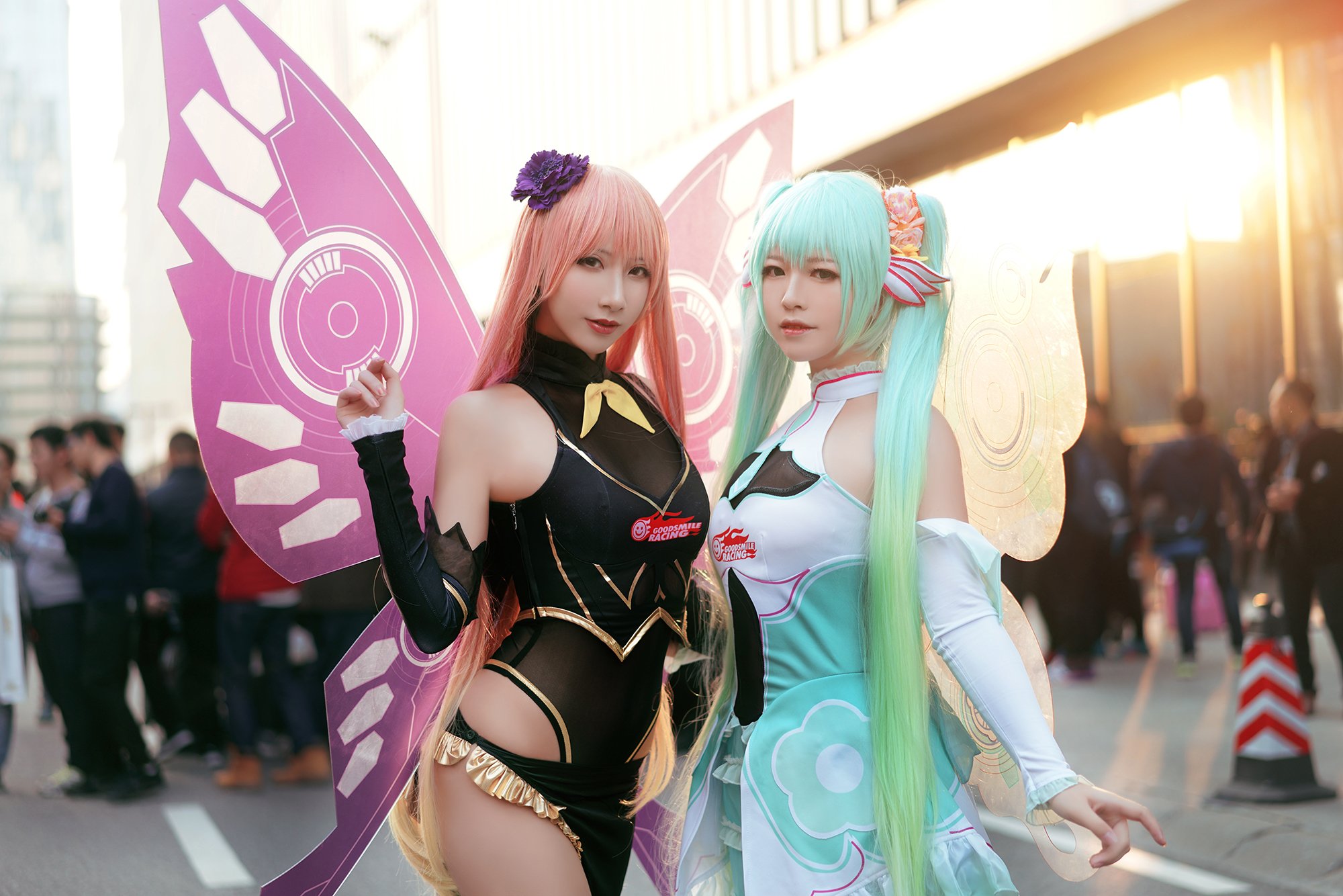 画像,广州萤火虫 今年最后一次去外面漫展 祝大家新年快乐 MIKU:@SesshuAsuak LUKA:@sophia_kotokoyo PHX:HLL https:…