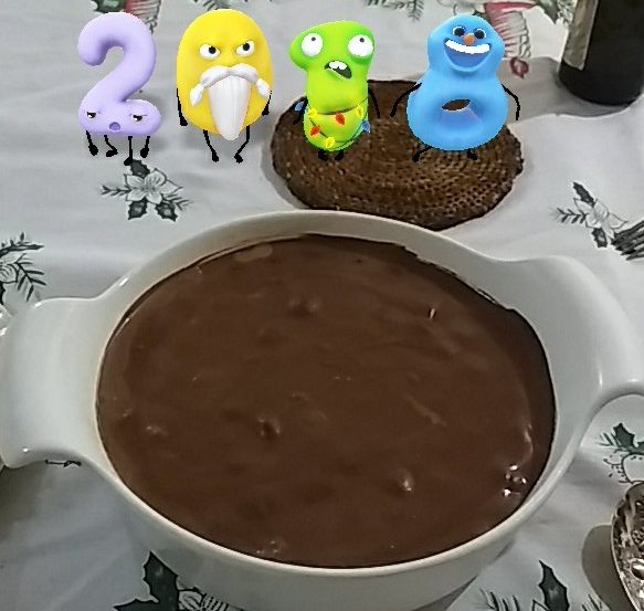mahriella's tweet photo. Bombom aberto #ICKFD @nocedanielle https://t.co/VuuvhJaZC2