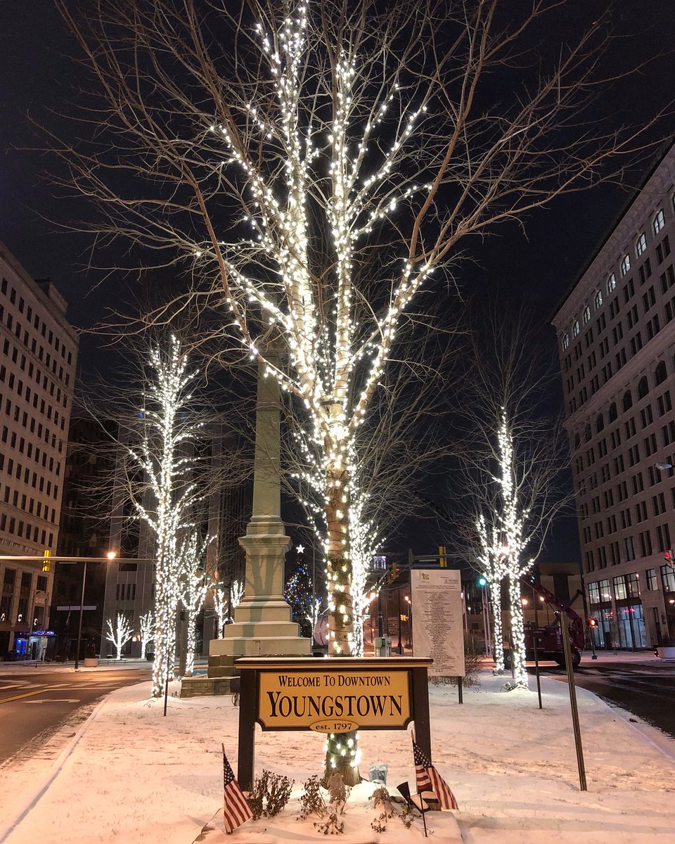 martinoracing's tweet photo. Who needs #NYC when you have #YNG • Getting ready to kickoff #NewYearsEve at #FirstNightYoungstown in Historic Downtown #Youngstown, Ohio... 

@CityofYOU @YoungstownLive @OhioFindItHere @YtownSocial @Vindicator @21WFMJ @MayorMcNally @NHRA https://t.co/K5gQQD8J5M