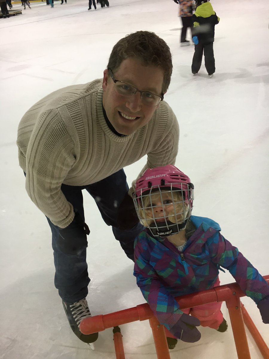 JohnNaterMP's tweet photo. S'mores, skating and fireworks:  a perfect Canadian New Year's Eve celebration in Palmerston!  Thanks to @TownofMinto and @mintofiredept for an awesome family event! #HappyNewYear https://t.co/f1XU5gkIXH