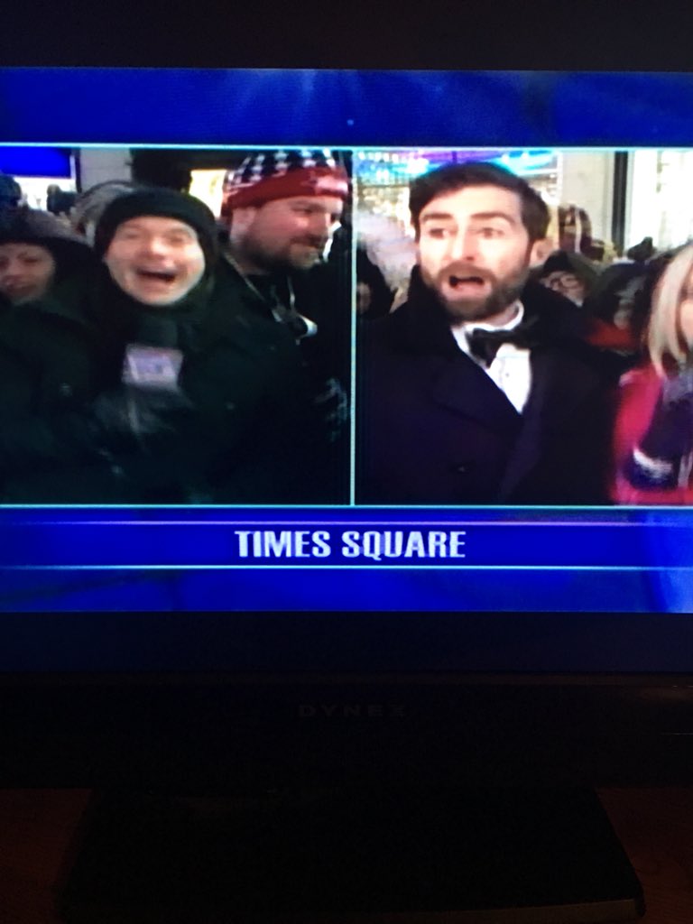 amandastavoli's tweet photo. So happy to see that @ScottRogowsky is alive and well #freescott #myhost #HQTrivia https://t.co/ybWY90Ircm