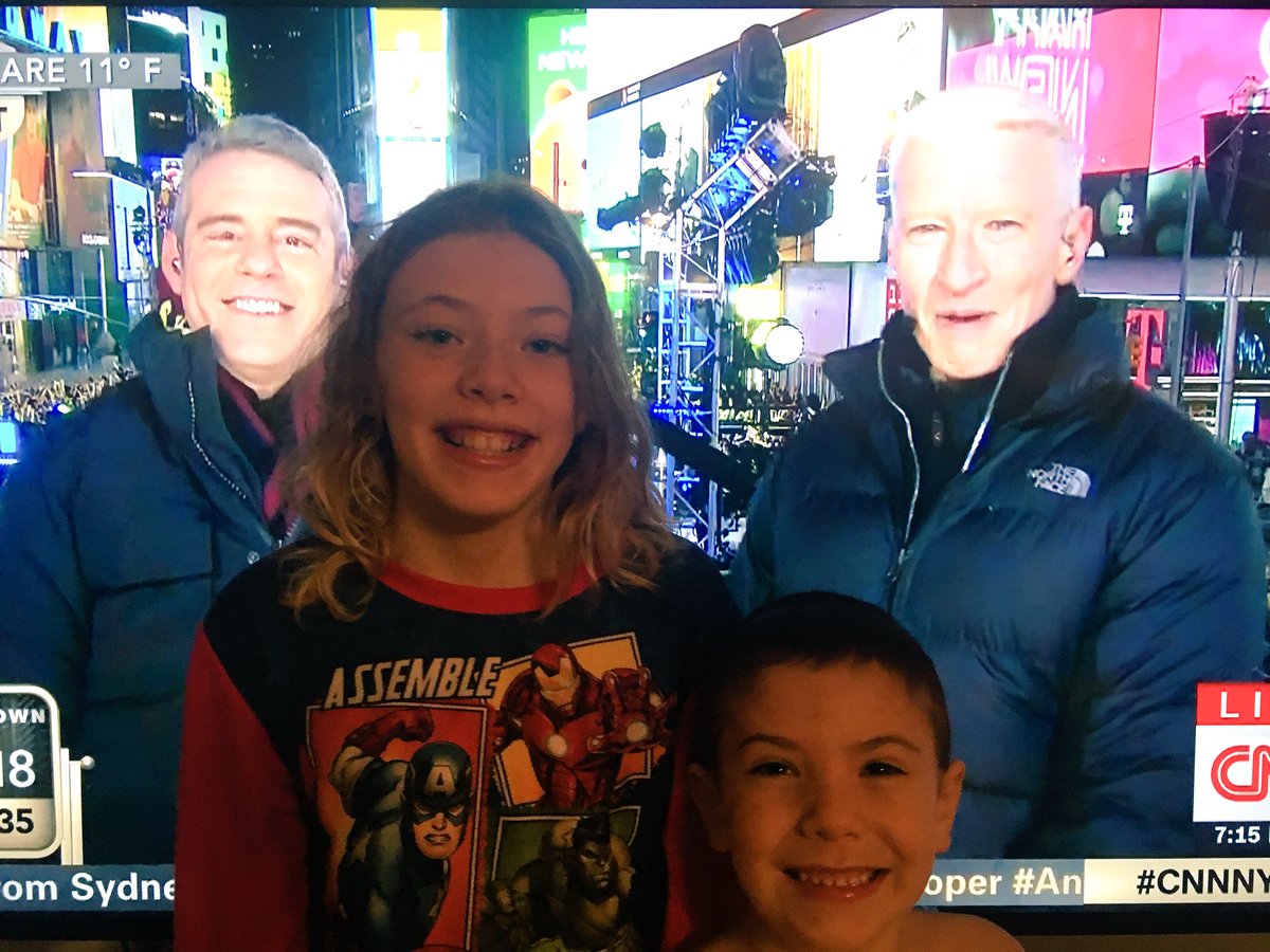 bobjameshall's tweet photo. Happy New Year from Boise!!!  #CNNNYE https://t.co/VuU5Nc7xqk