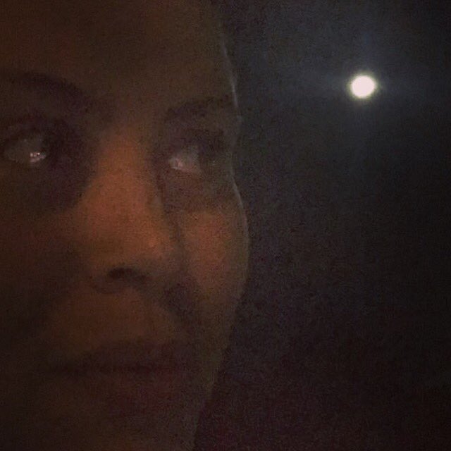 TracyC215's tweet photo. Happy New Year! 🎆 #fullmoon #nye https://t.co/nqPZWnwDb0