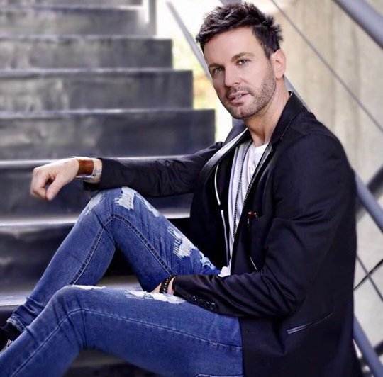 AxelFansPy's tweet photo. Feliz feliz feliz cumpleaños @AxelOficial... Que seas el doble de feliz de lo q fuiste el año pasado y nunca permitas que la edad sea más que un número... Millones de éxitos hoy y siempre 
#FelizCumpleAxel https://t.co/x4VKmj9yXb